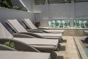 Faros Suites - Adults Only