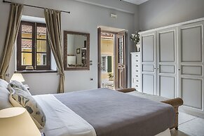 Faros Suites - Adults Only