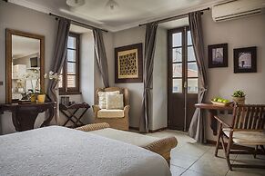 Faros Suites - Adults Only