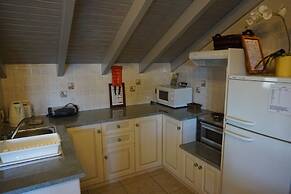 Faros Suites - Adults Only