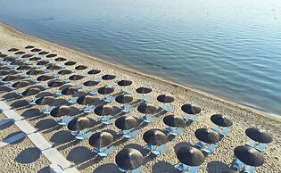 Antigoni Seaside Resort