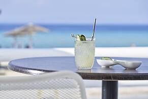 Antigoni Seaside Resort