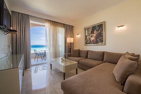 Antigoni Seaside Resort