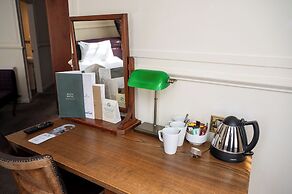Antelope Hotel by Greene King Inns