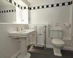 White Hart Hotel by Greene King Inns