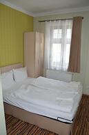 Akira Bed & Breakfast