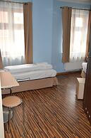 Akira Bed & Breakfast