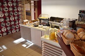 Akira Bed & Breakfast