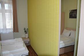 Akira Bed & Breakfast