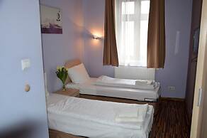 Akira Bed & Breakfast