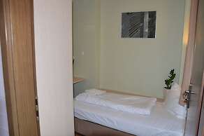 Akira Bed & Breakfast