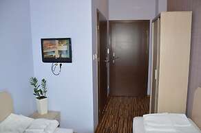 Akira Bed & Breakfast