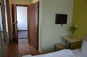 Akira Bed & Breakfast