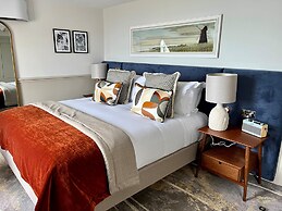 White Horses by Everly Hotels Collection