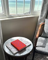 White Horses by Everly Hotels Collection