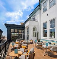 White Horses by Everly Hotels Collection