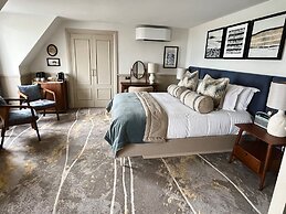 White Horses by Everly Hotels Collection