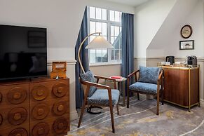 White Horses by Everly Hotels Collection