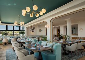 White Horses by Everly Hotels Collection