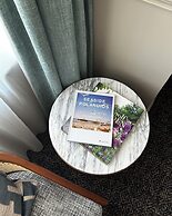White Horses by Everly Hotels Collection