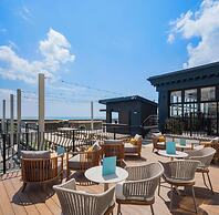 White Horses by Everly Hotels Collection