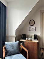 White Horses by Everly Hotels Collection