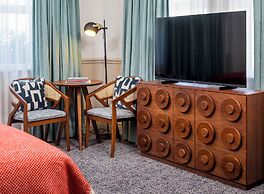 White Horses by Everly Hotels Collection