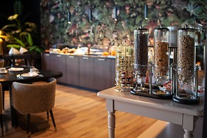 The Originals Boutique, La Maison Rouge