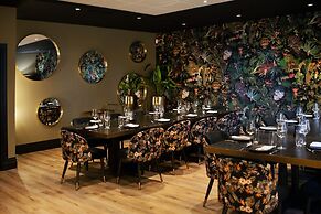The Originals Boutique, La Maison Rouge