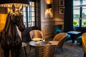 The Originals Boutique, La Maison Rouge