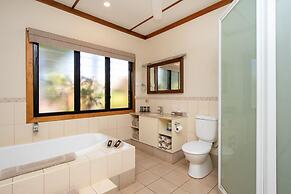 Bali Hai Resort & Spa