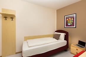 PACE 1954 Hotel