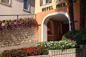 PACE 1954 Hotel