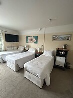 Halfway House Inn Country Lodge