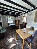 Halfway House Inn Country Lodge