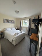 Halfway House Inn Country Lodge