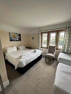 Halfway House Inn Country Lodge