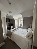 Halfway House Inn Country Lodge