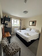 Halfway House Inn Country Lodge