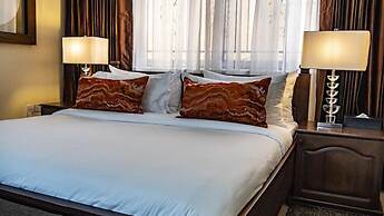 Oak Plaza Hotel - East Legon