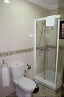Oak Plaza Hotel - East Legon