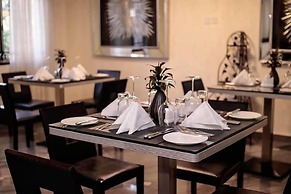 Oak Plaza Hotel - East Legon