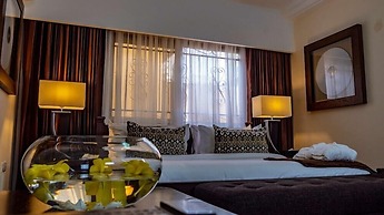 Oak Plaza Hotel - East Legon