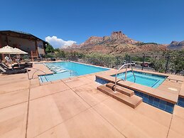 Hotel De Novo Springdale, Tapestry Collection by Hilton