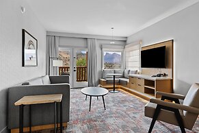 Hotel De Novo Springdale, Tapestry Collection by Hilton