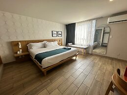 Oliva Plaza Hotel