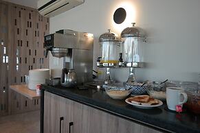 Oliva Plaza Hotel