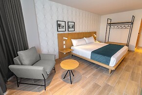 Oliva Plaza Hotel