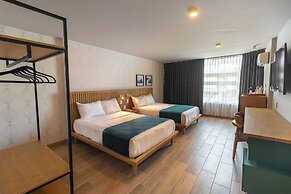 Oliva Plaza Hotel