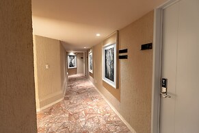 Oliva Plaza Hotel